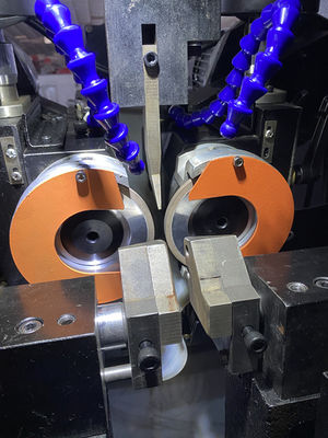 LDX-028A لبه نرد دایره ای بزرگ CNC Double Grinding Head Side Angle Grinding Machine تولید کنندگان